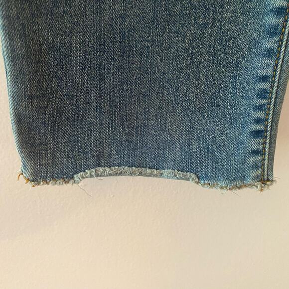 Judy Blue Women's size 5 / 27 Straight Leg Light Wash Jeans - Picture 4 of 9